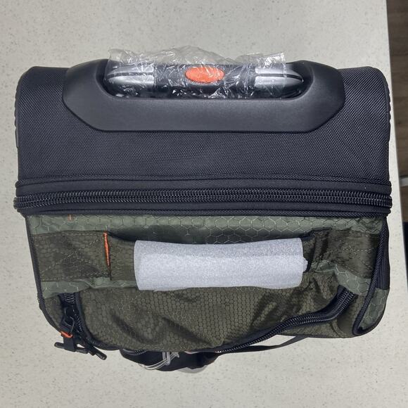 Pathfinder Gear Olive Green Rolling Travel Duffle Bag Carry-On - Picture 2 of 11